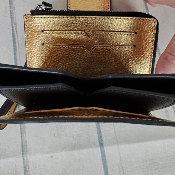 Vince Camuto Leather Wristlet Wallet Black - Picture 9 of 16